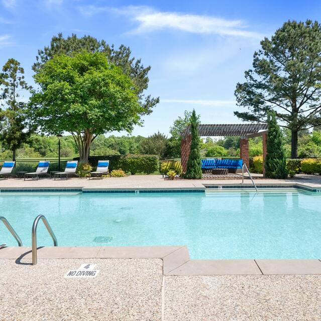 Preston View - Sparkling Swimming Pool